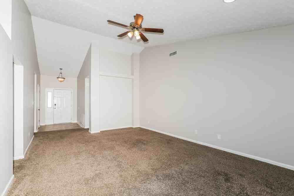 5309 Waterton Lakes Dr - Photo 4 of 16