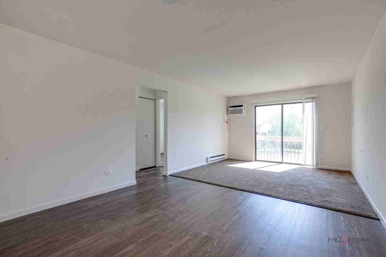 Hawthorne Glen Apartments - Photo 3 of 18