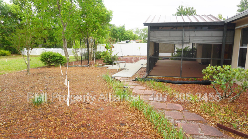 1521 Parkglen Cir - Photo 2 of 23