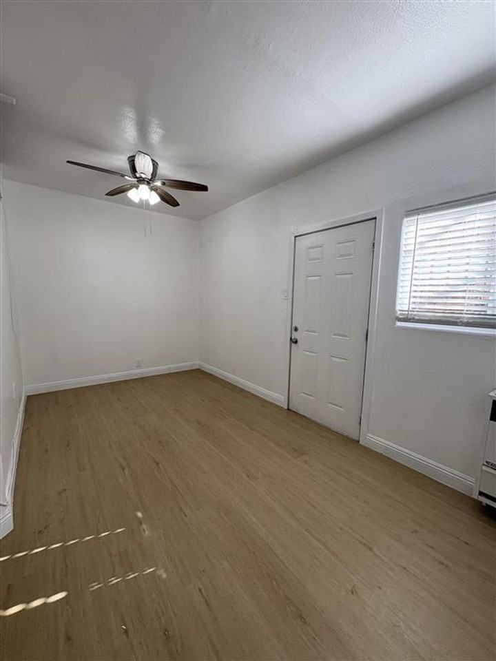 1033 Hoffman Ave in Long Beach - Photo 2 of 8