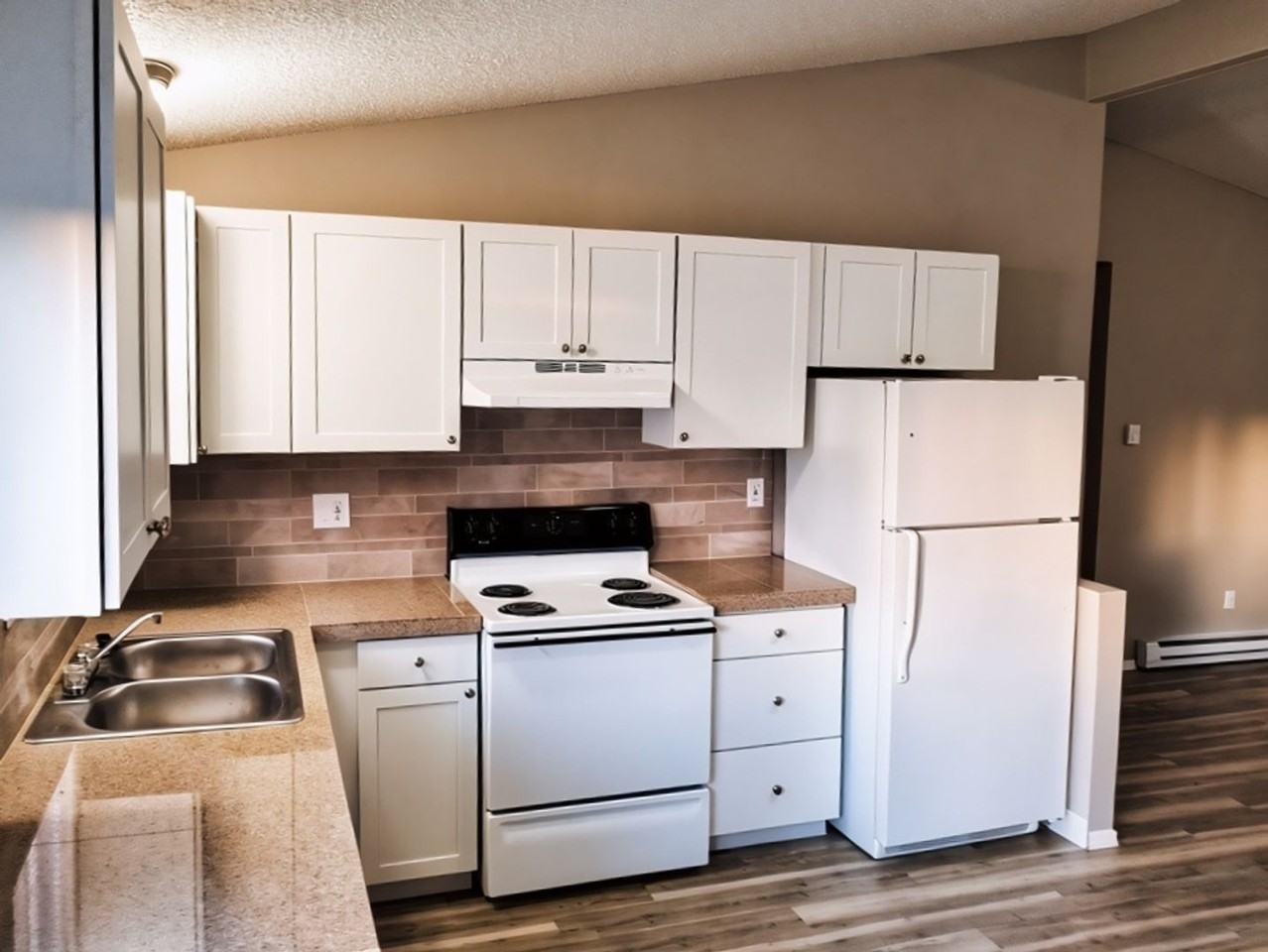 West Slope Apartments - Photo 4 of 16