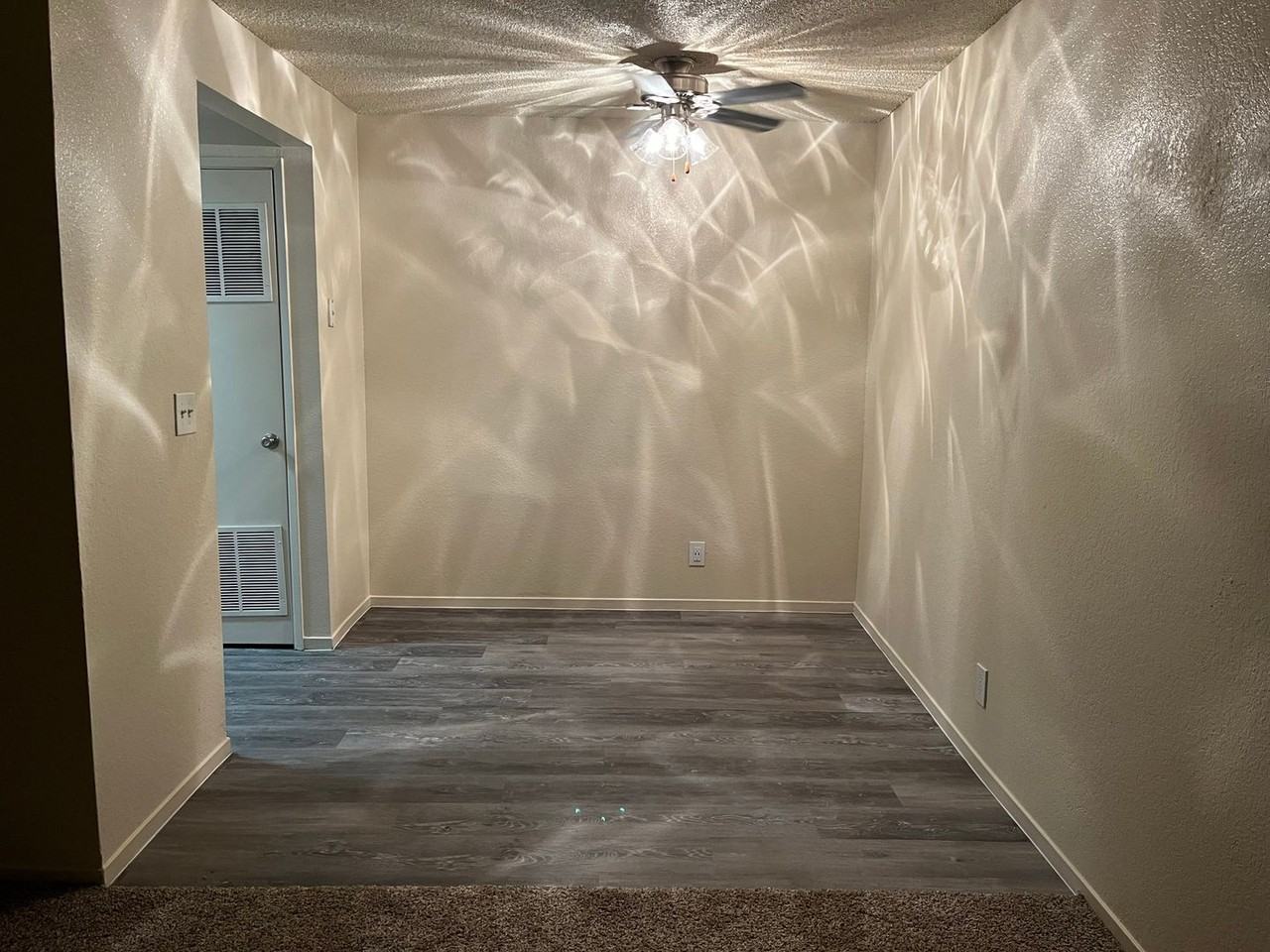 Merit Manor Apartments - Photo 3 of 8