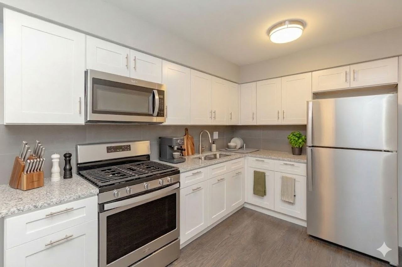 Victory Park Apartments - Photo 3 of 4