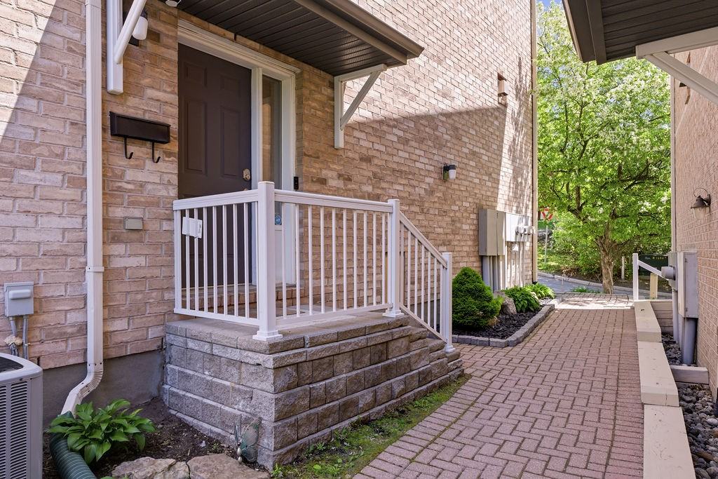 8 Pondside Private - Photo 3 of 49