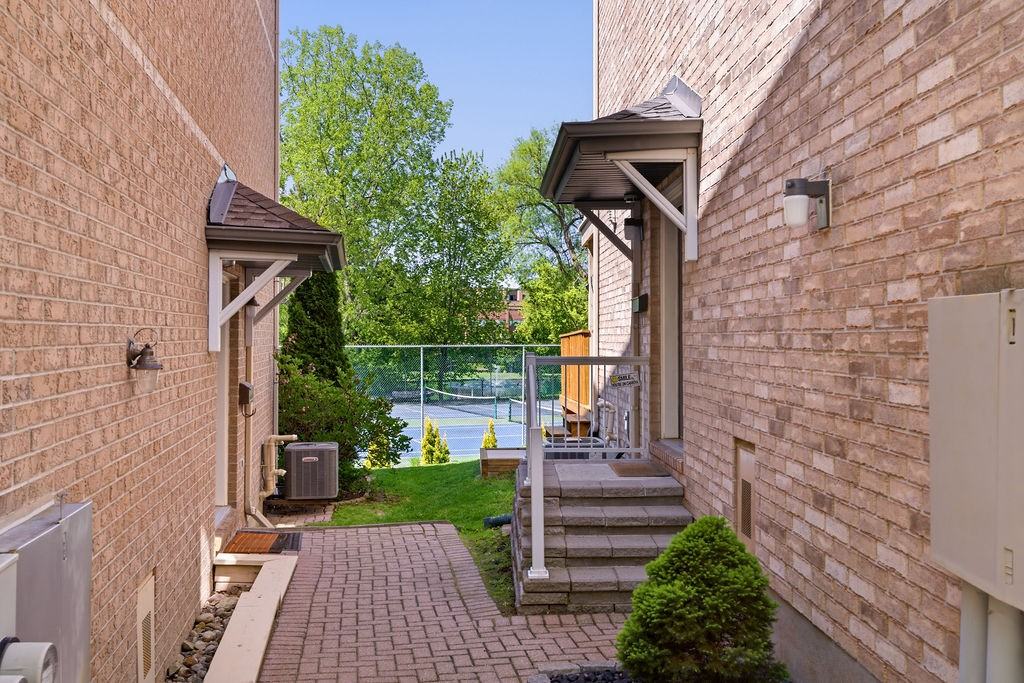 8 Pondside Private - Photo 2 of 49