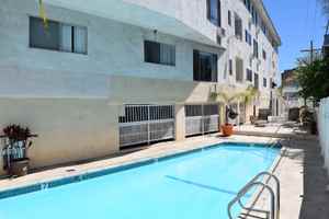 featured image of 415 S Occidental Blvd
