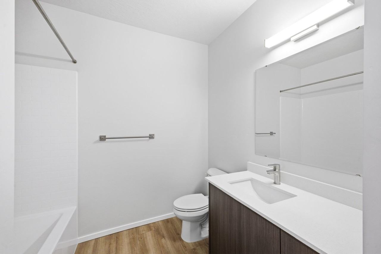 Delano Apartments - Photo 4 of 22
