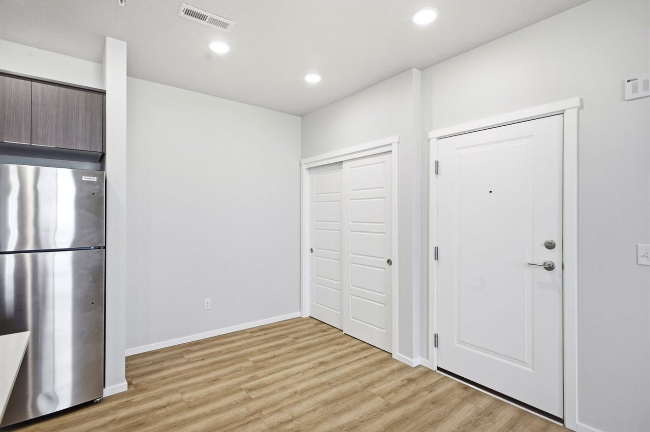 Delano Apartments - Photo 7 of 22