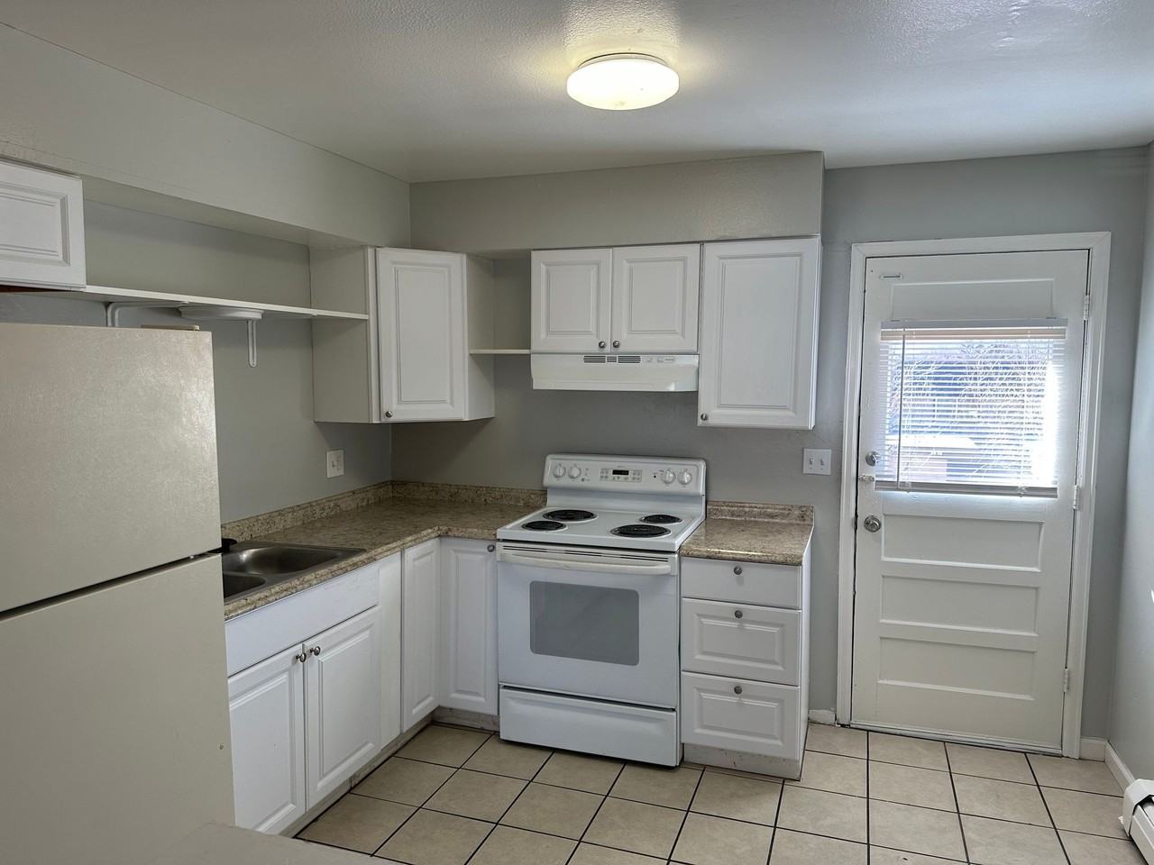 350 Vehr Dr - Photo 2 of 6