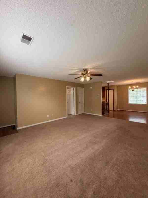101 Riverwalk Way - Photo 7 of 31