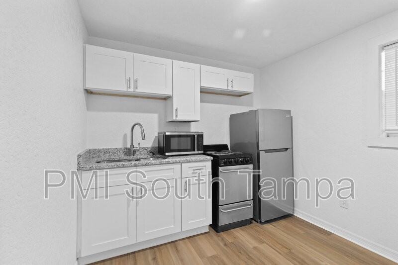 2108 W Saint Louis St #B - Photo 5 of 11