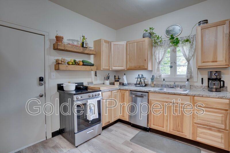 944 N 7th St - Photo 2 of 23