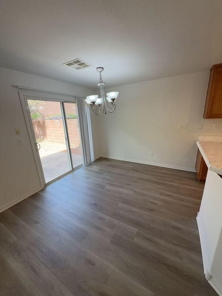 9272 Weeping Water Ave - Photo 2 of 22