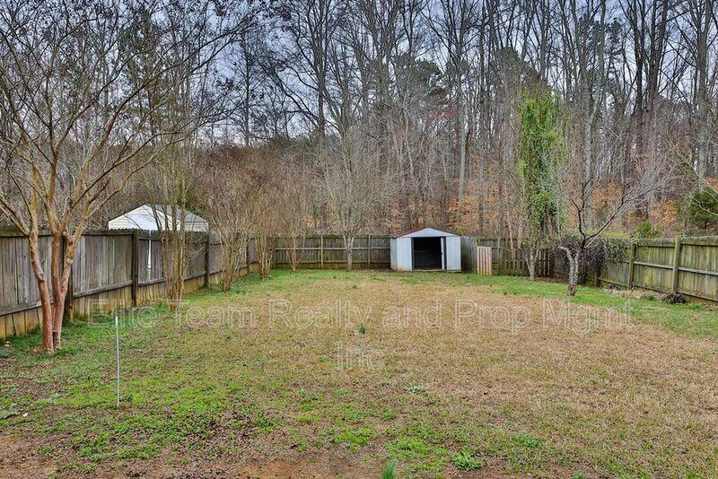 8946 Chalkstone Rd - Photo 5 of 37