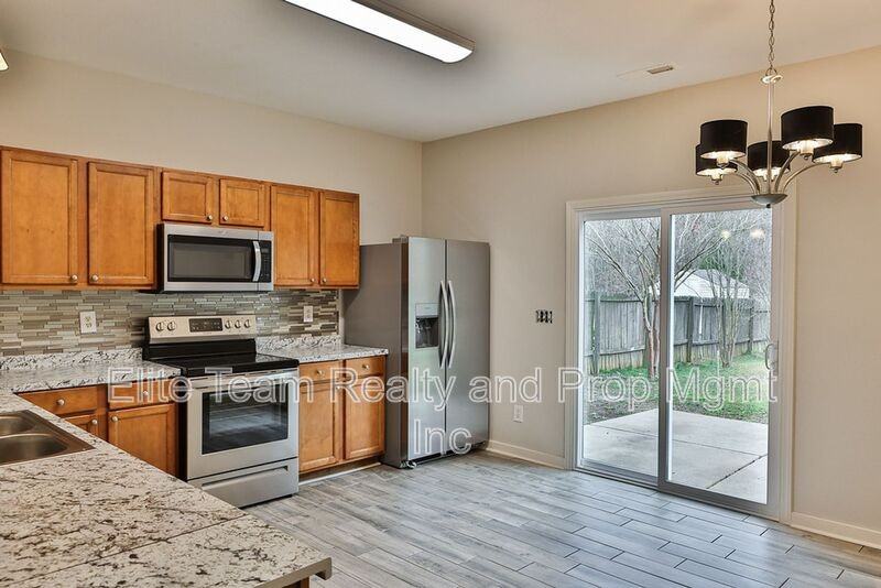 8946 Chalkstone Rd - Photo 6 of 37
