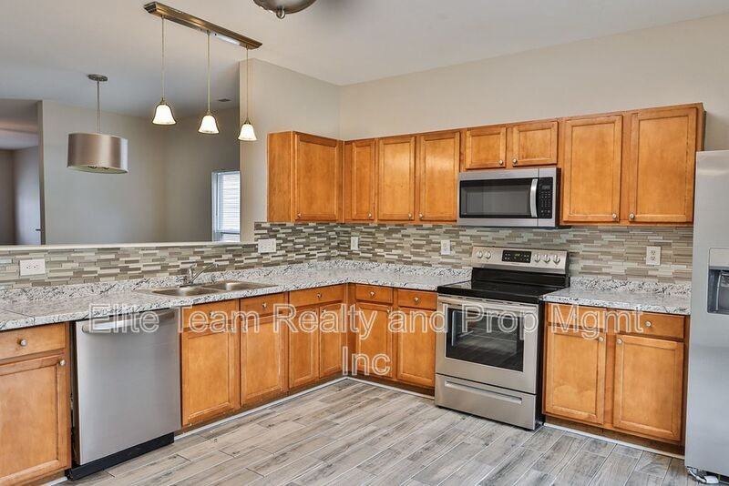 8946 Chalkstone Rd - Photo 7 of 37