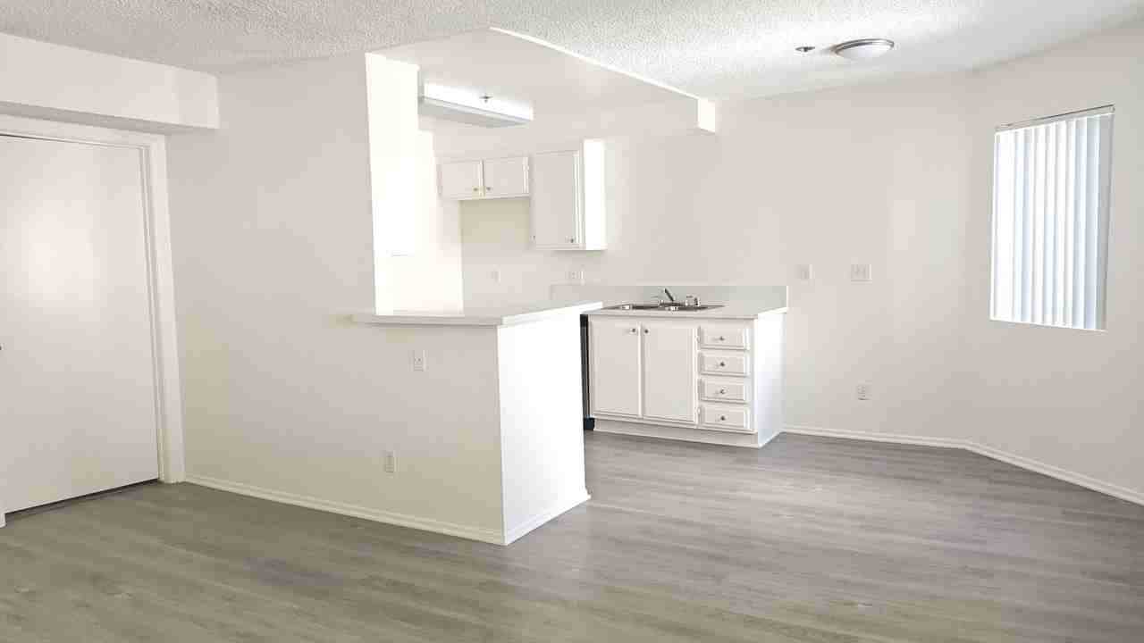 Villa Monaco Apartments - Photo 2 of 7