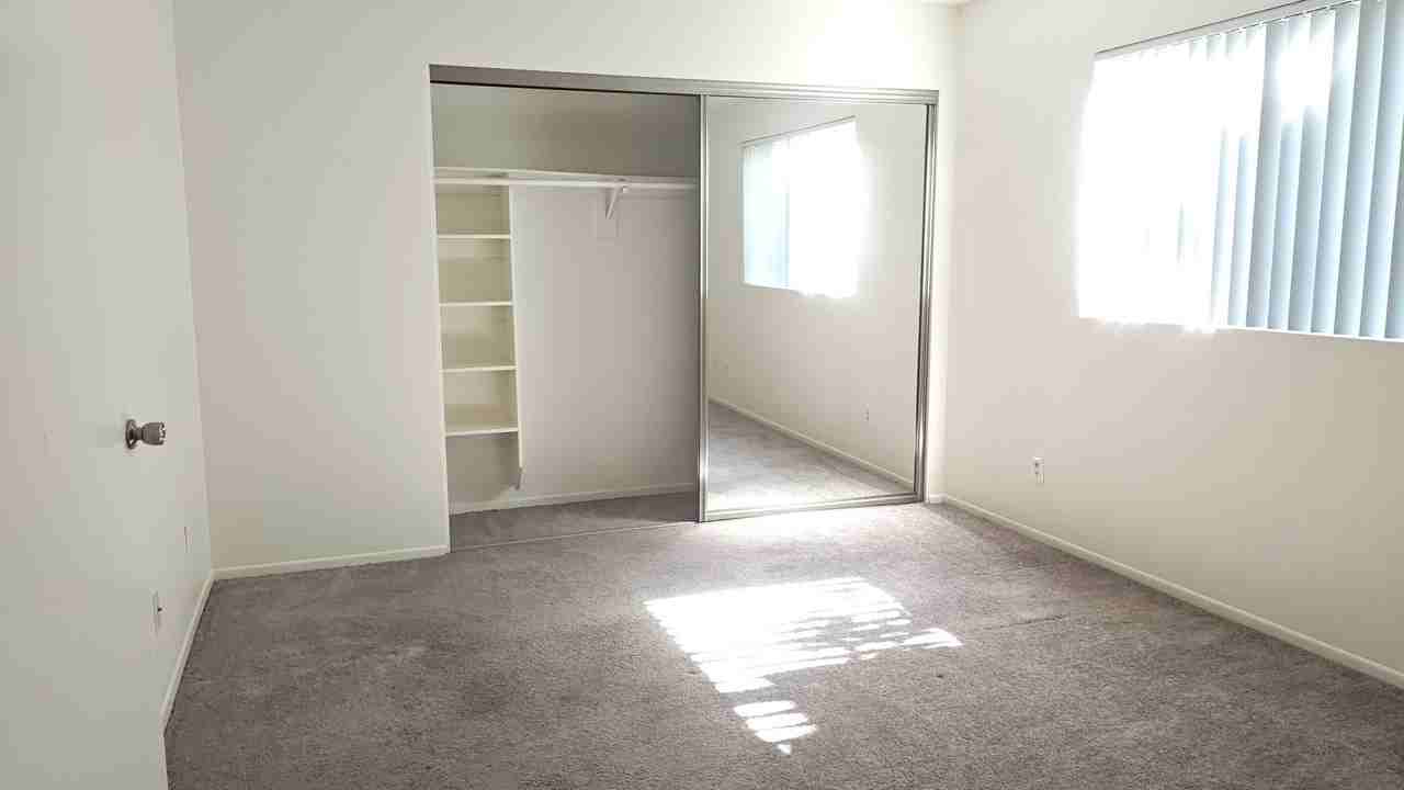 Villa Monaco Apartments - Photo 3 of 7