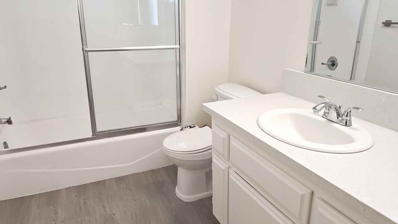 Villa Monaco Apartments - Photo 5 of 7