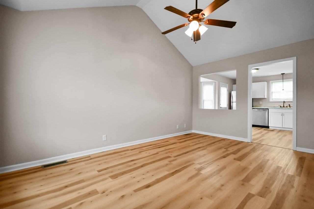 134 Monarch Ln - Photo 2 of 13