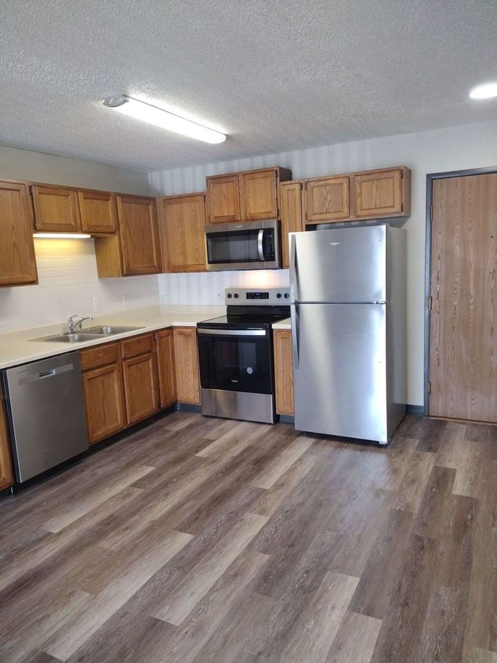 Lakeport Village - Photo 2 of 23