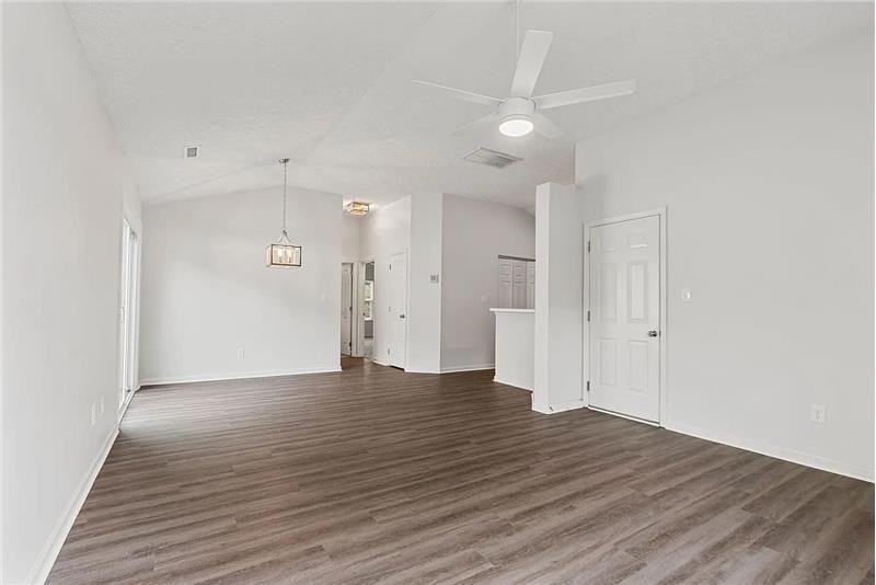 1243 Morning Side Dr - Photo 4 of 20