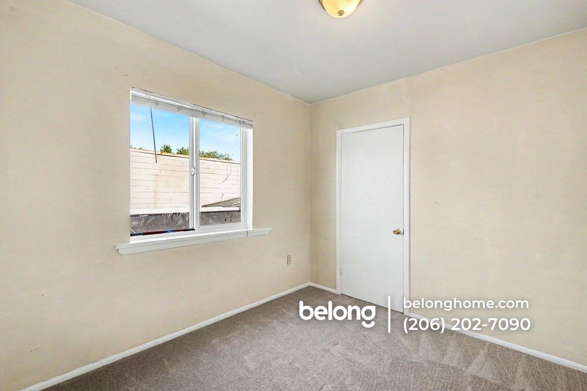 9454 17th Ave Sw #205 - Photo 4 of 11