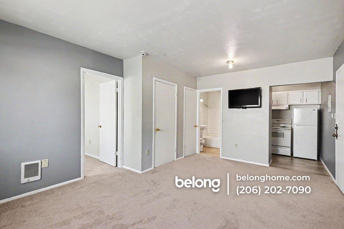 9454 17th Ave Sw #205 - Photo 5 of 11