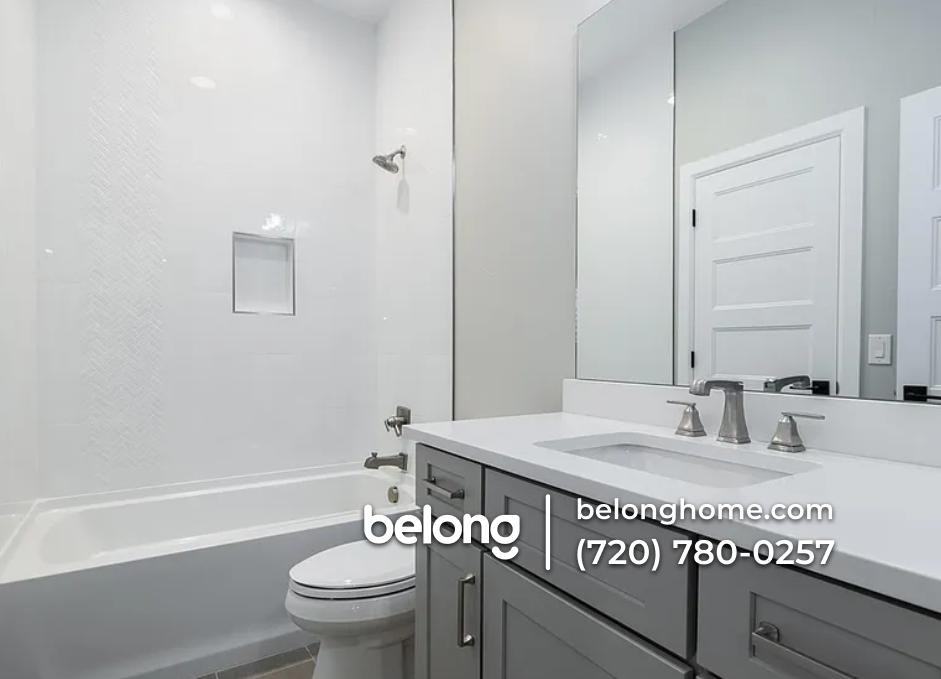 1442 Fairfax St - Photo 4 of 33