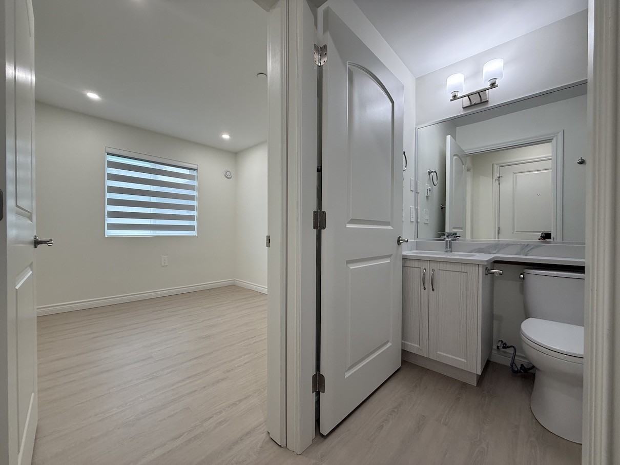 2936 East 2nd Avenue - Photo 4 of 28