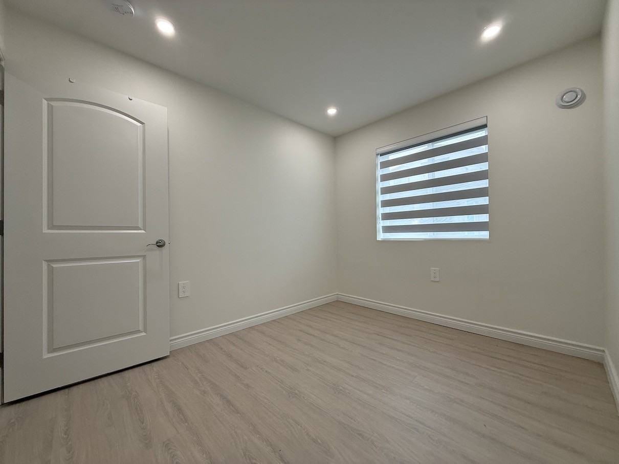 2936 East 2nd Avenue - Photo 5 of 28