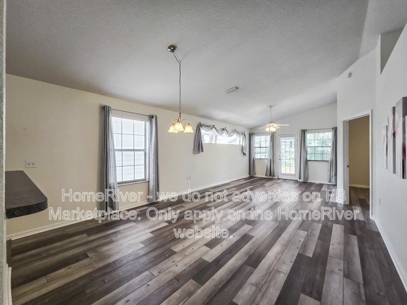 2305 Ne 40th Ave - Photo 2 of 25