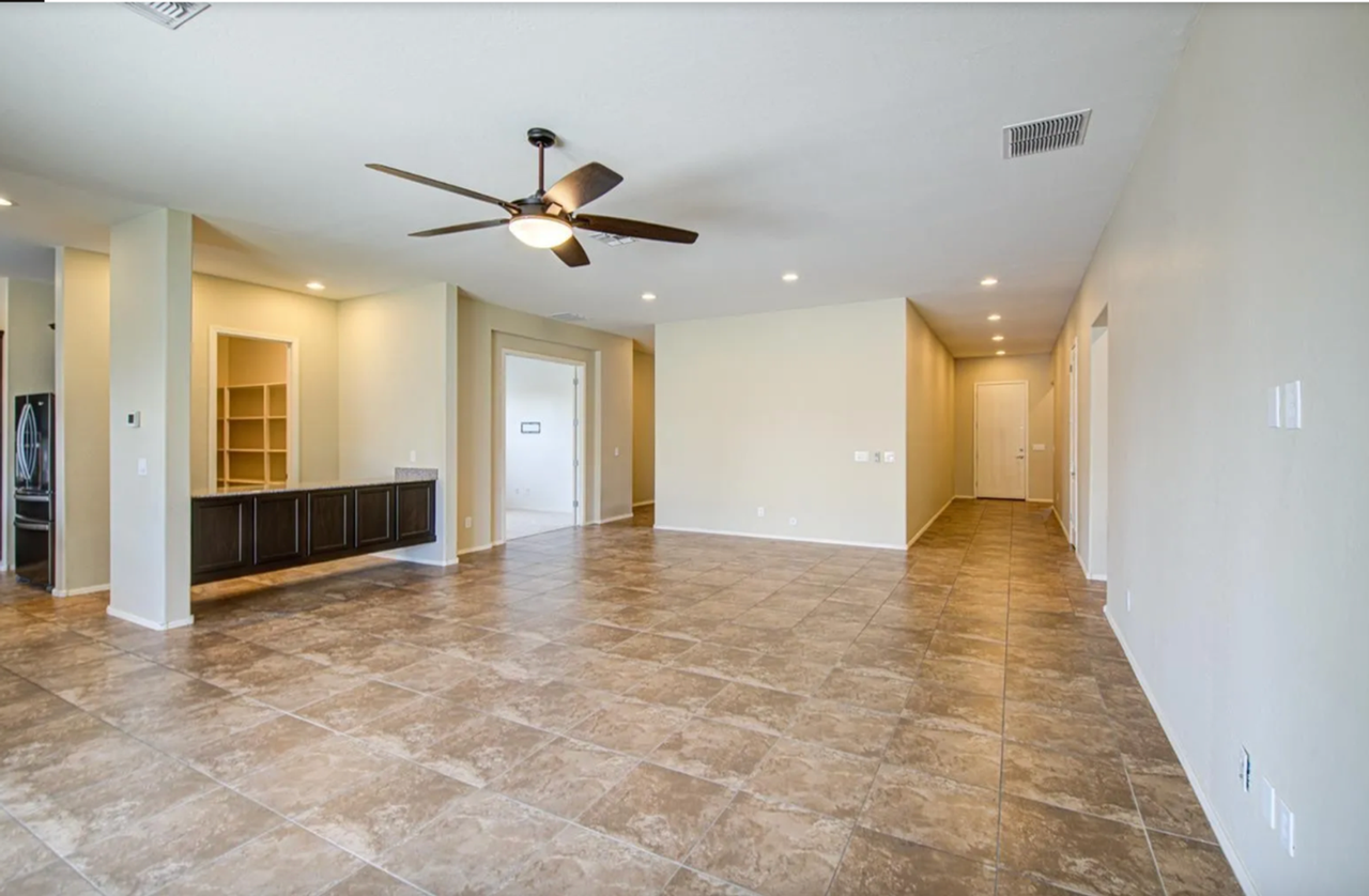 22689 E Munoz St - Photo 3 of 8