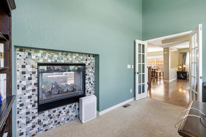 14141 Fairwind Ln - Photo 4 of 33