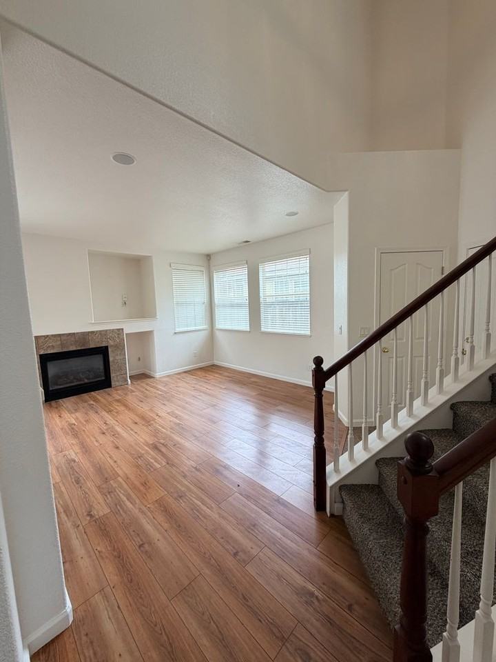 2520 Roman Dr - Photo 2 of 13