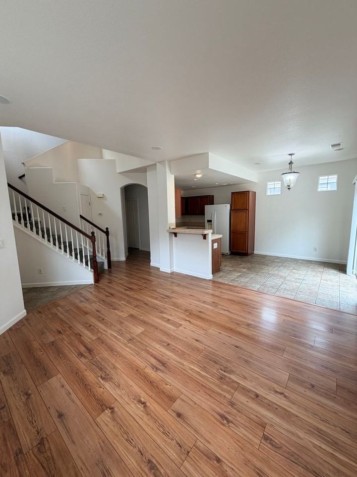 2520 Roman Dr - Photo 3 of 13