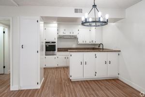 featured image of 1100 W Huntington Dr
