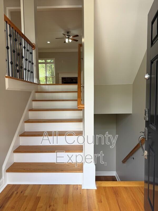 889 Lenox Ct Ne - Photo 2 of 29