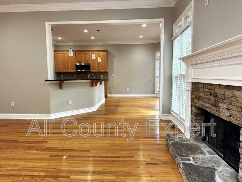 889 Lenox Ct Ne - Photo 7 of 29