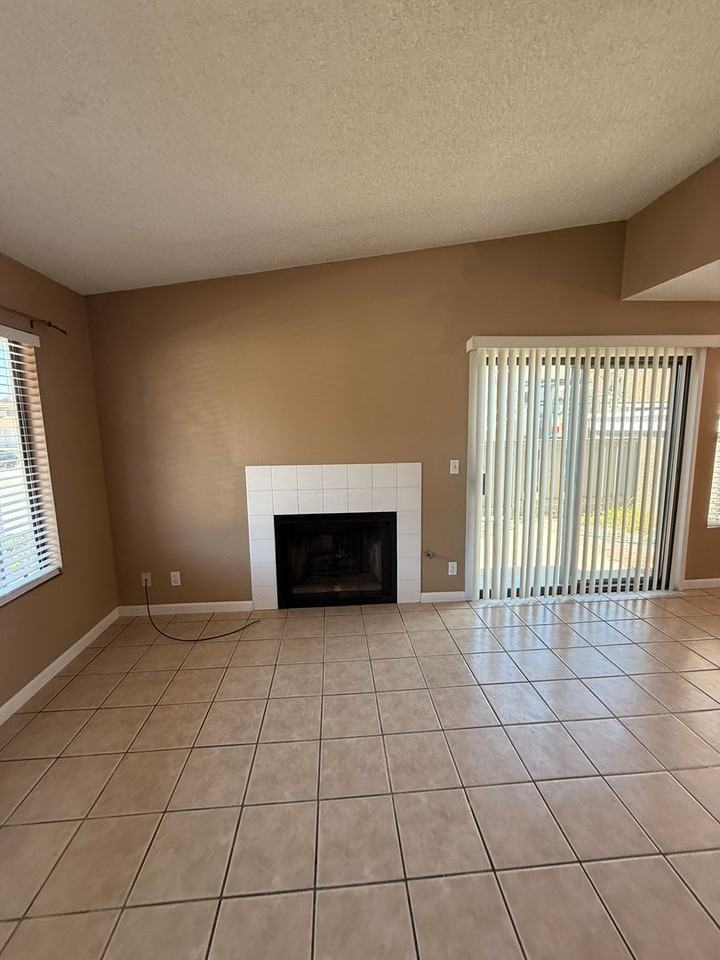 1153 E Foster Rd #A - Photo 6 of 30