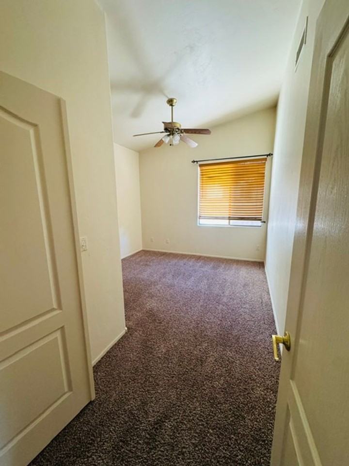 11557 N Flat Iron Dr - Photo 4 of 24