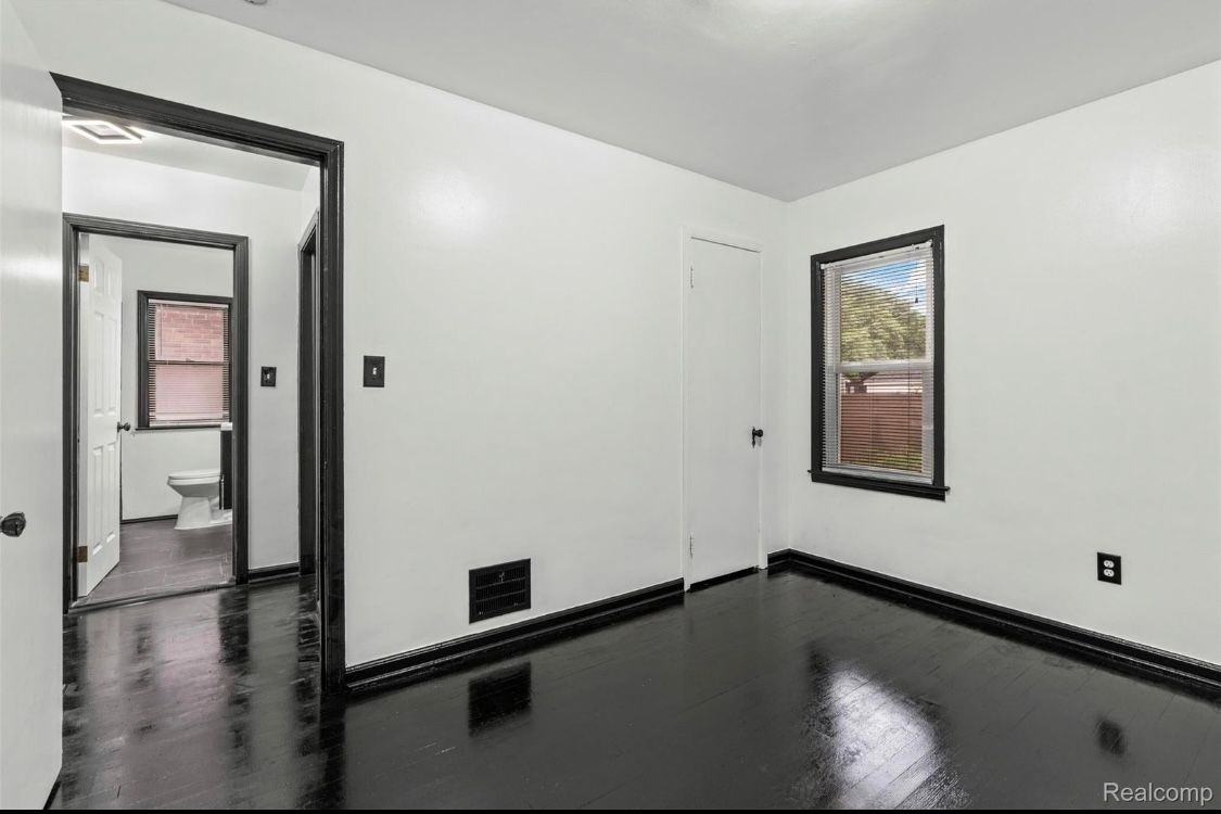 10609 Stratman St - Photo 4 of 16