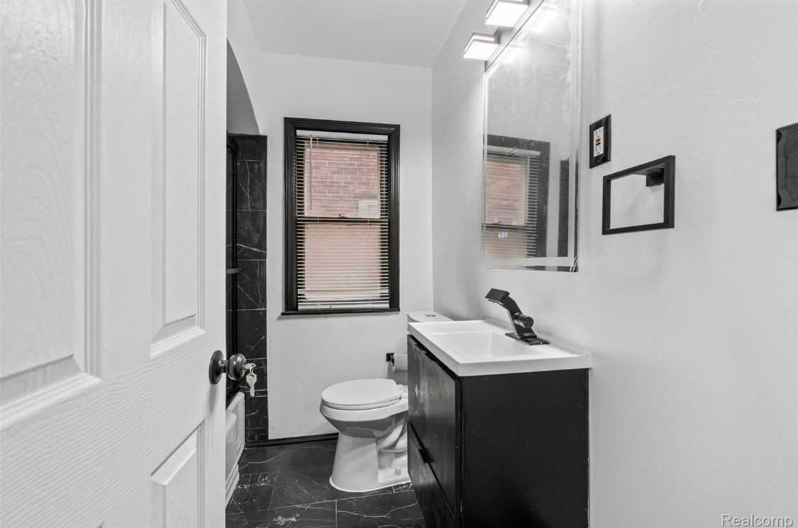 10609 Stratman St - Photo 5 of 16