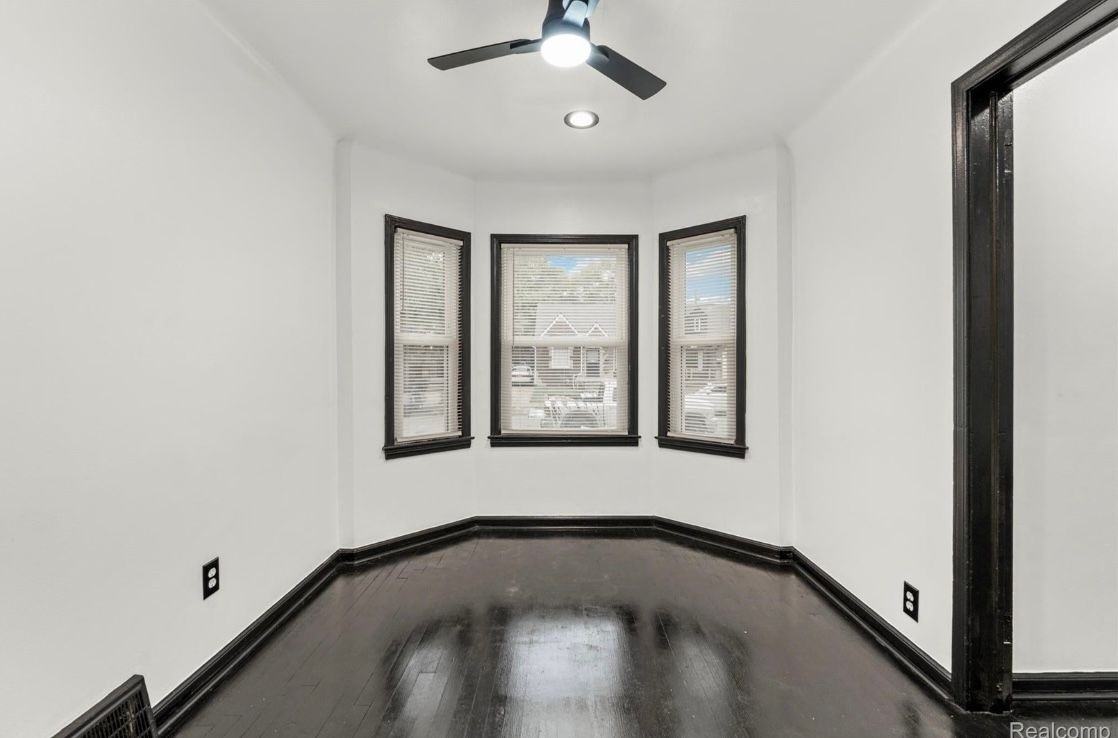 10609 Stratman St - Photo 6 of 16