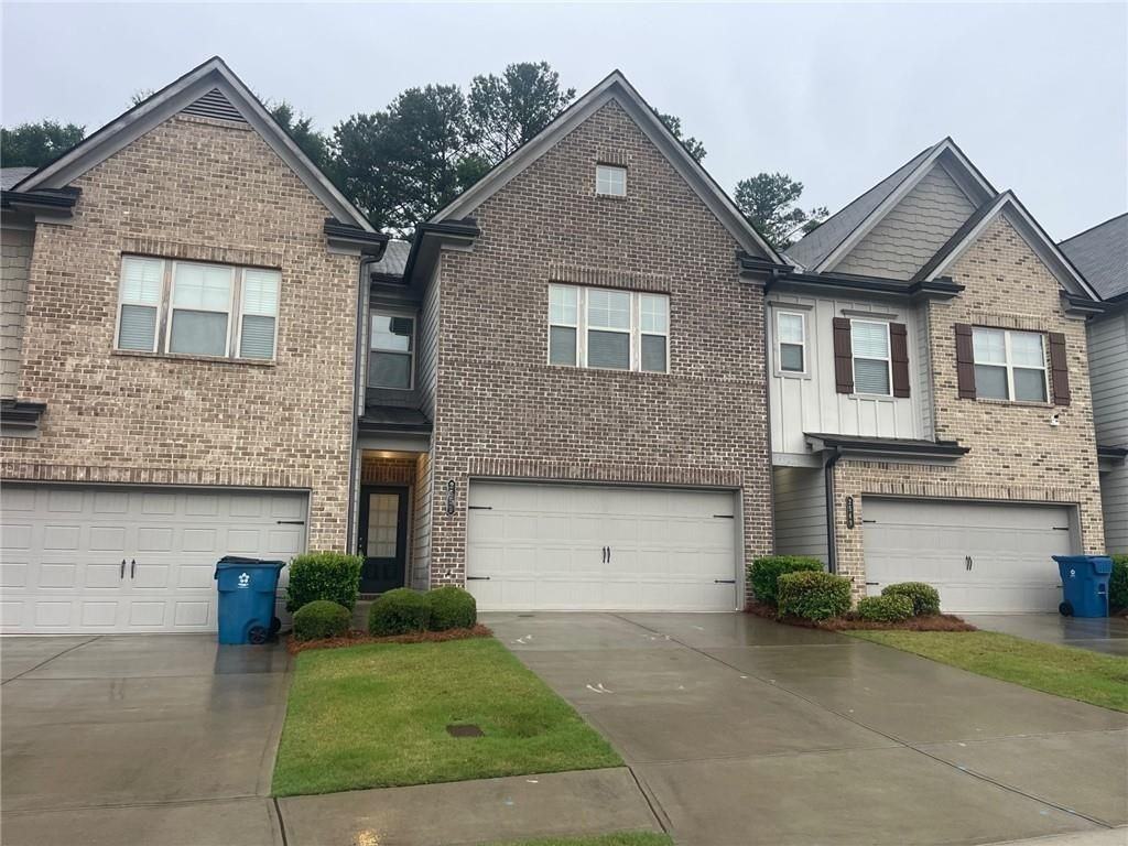 2559 Irwell Way - Photo 2 of 26