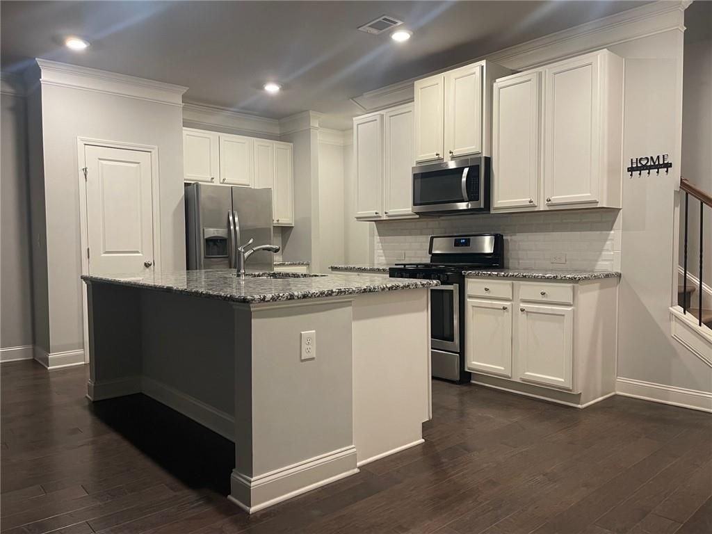 2559 Irwell Way - Photo 3 of 26