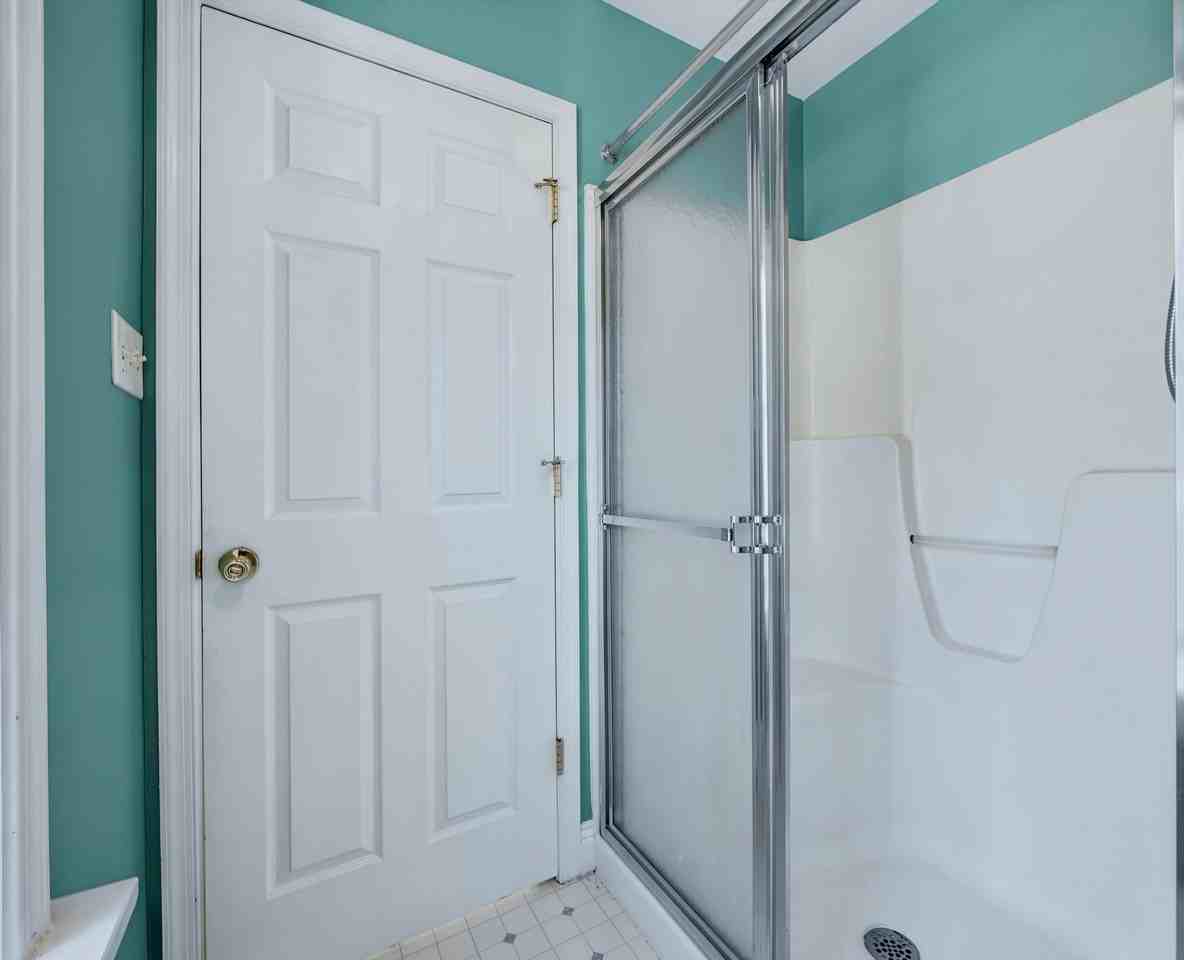 5 Comet Ct - Photo 4 of 29