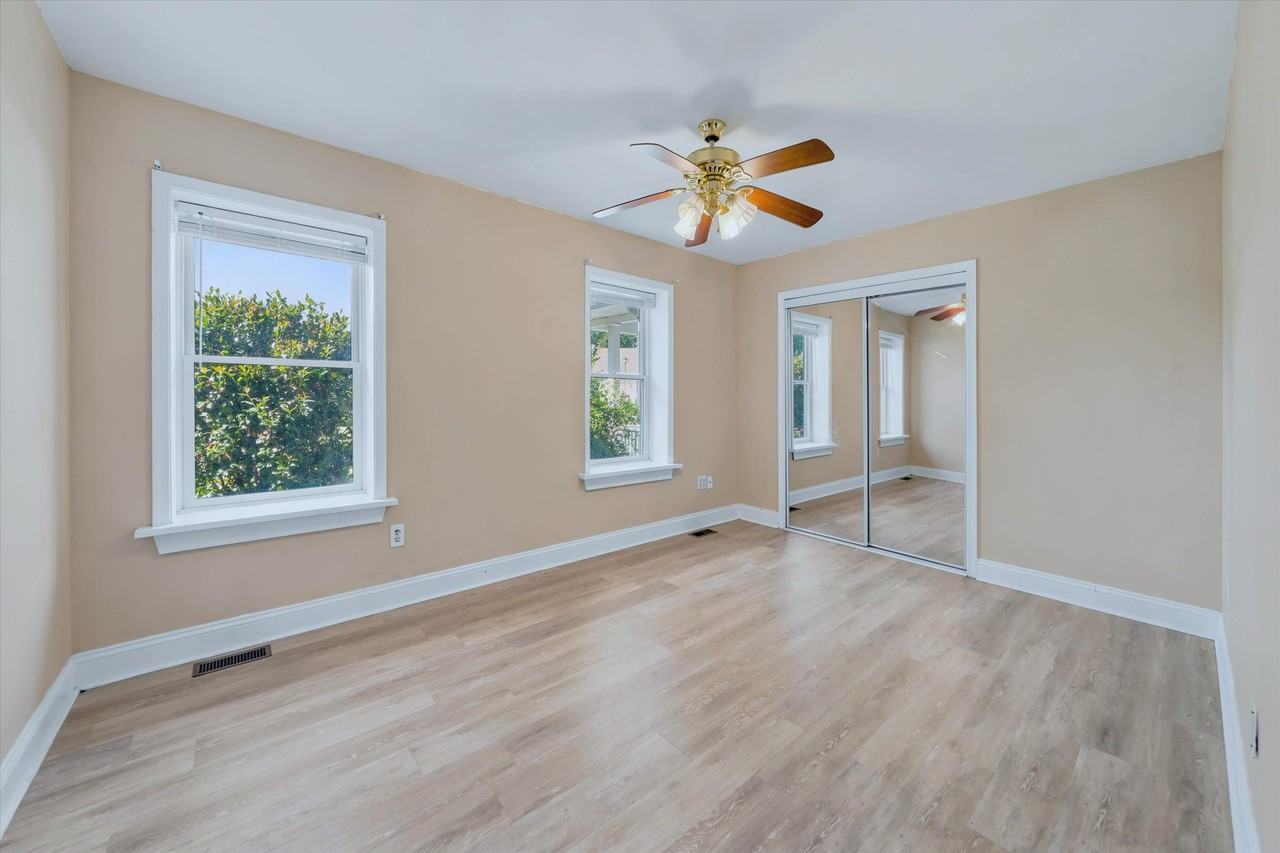 5 Comet Ct - Photo 5 of 29