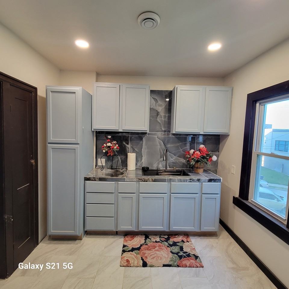 435A W Auer Ave #RAZA - Photo 7 of 17