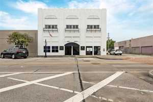 featured image of 400 W Texas Ave #4